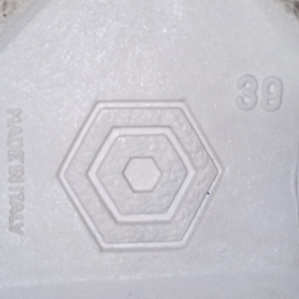 Urban Outfitters White  Sneakers Size 9 or 39 - Picture 8 of 8